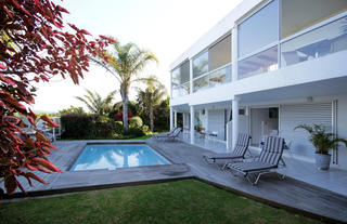 Front of Bosavern Guest House and pool